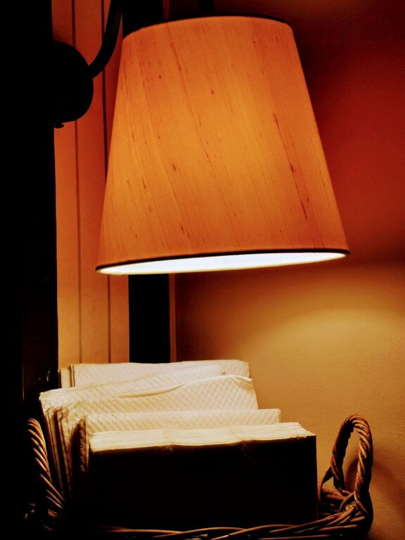 Simple Tips for Creating a Cozy and Inviting Home Atmosphere