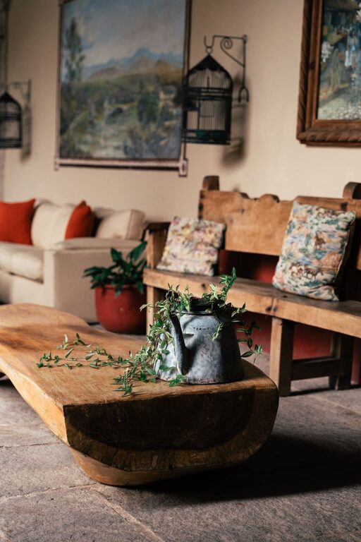 Tips for Creating a Cozy and Inviting Living Room Space