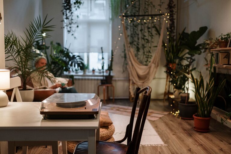 Tips for Creating a Cozy and Inviting Living Room Space